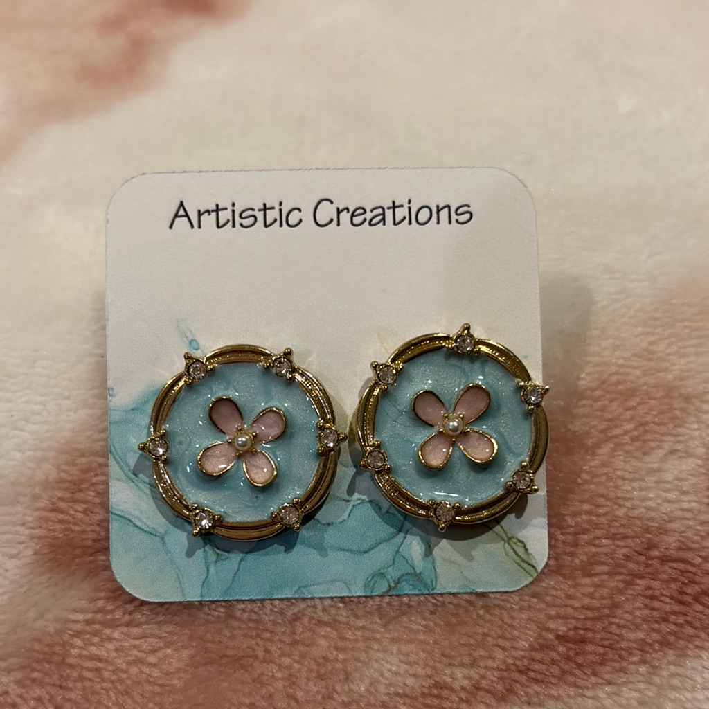 Pink Flower On Blue Medallion Fashion Pierced Earrings Nwt 1”